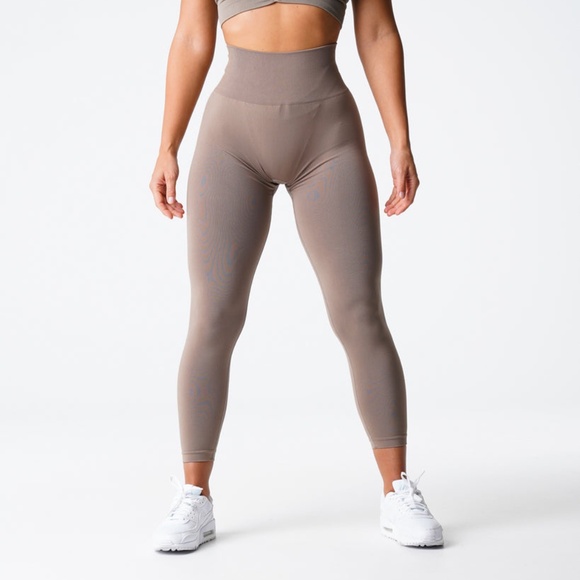 NVGTN Solid Seamless Leggings - Taupe (Medium) - Picture 2 of 6